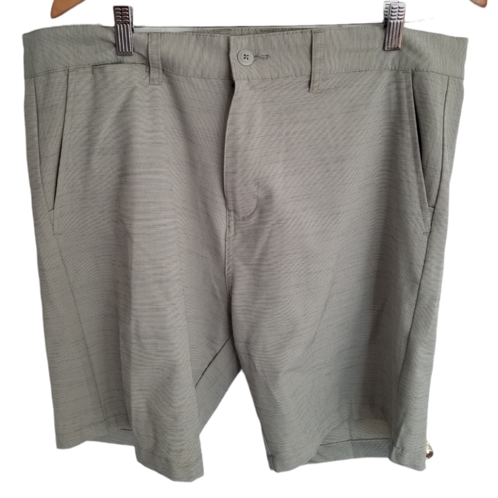 NWT Burnside Shorts Hybrid walk short board short Silver Size 36